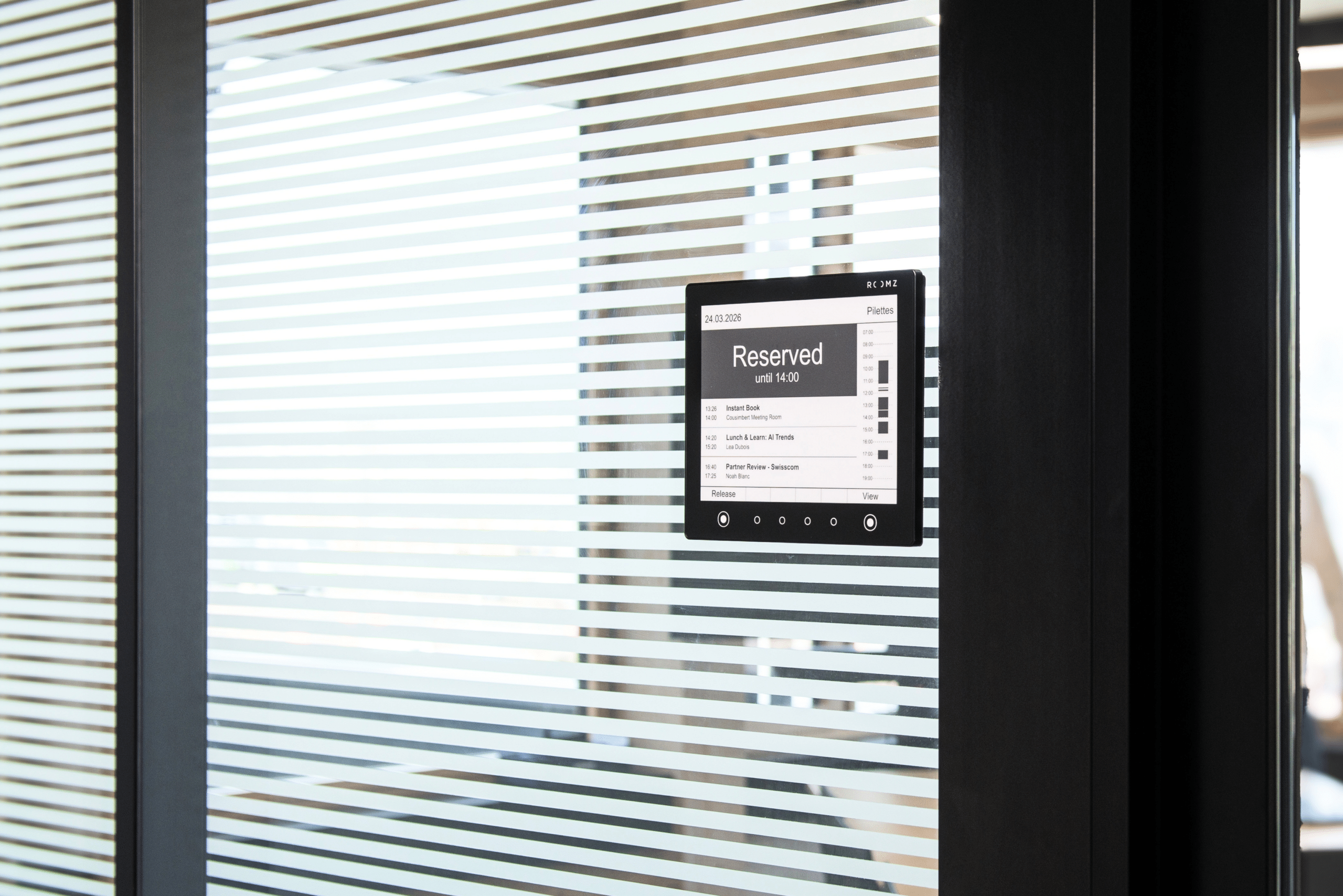 ROOMZ Display