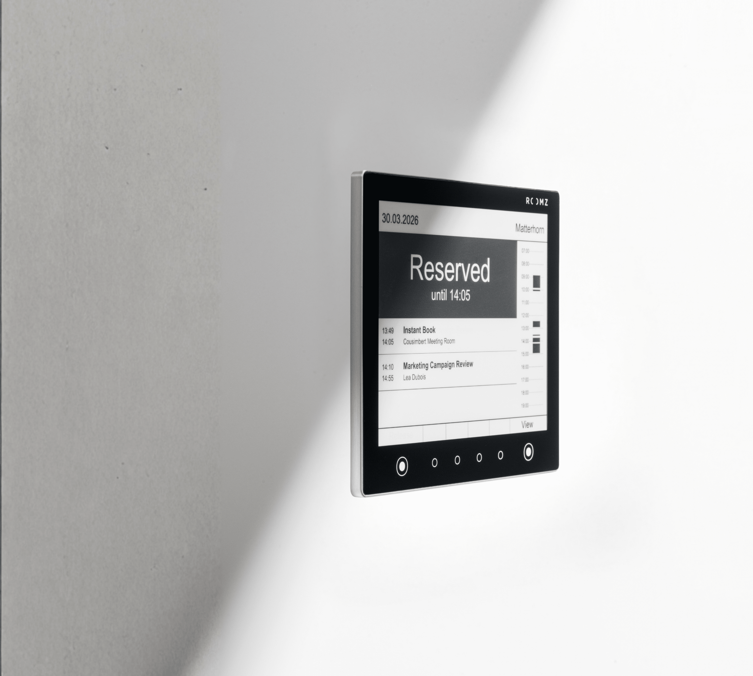 Roomz display meeting room booking screen